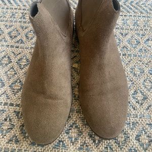 Urban Outfitters Chelsa Boots